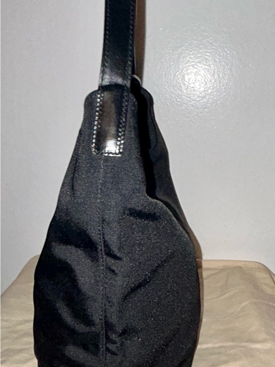 Gucci Black Shoulder Bag with Turquoise Scarf and Crystal Cat Charm - Picture 5 of 12